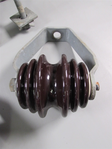 5 CERAMIC INSULATORS