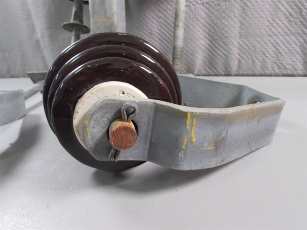5 CERAMIC INSULATORS