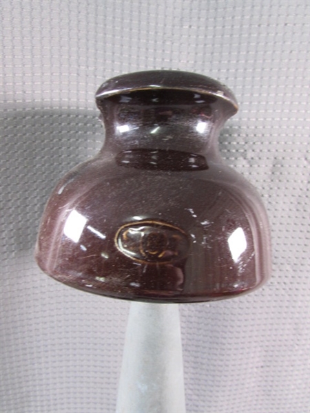 5 CERAMIC INSULATORS