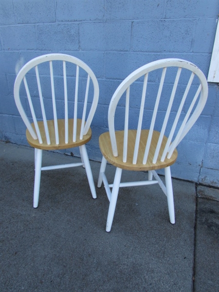 PAIR OF WOODEN CHAIRS