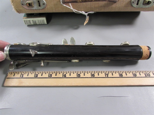 VINTAGE/ANTIQUE CLARINET IN CASE