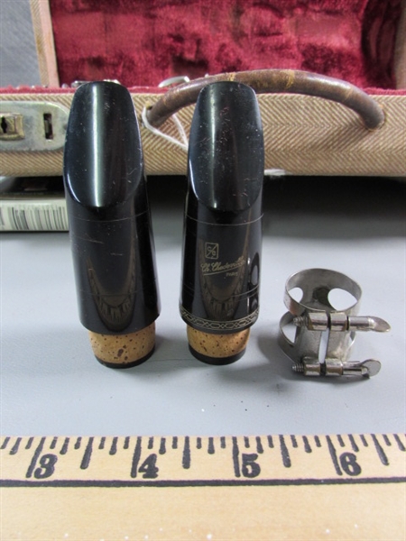 VINTAGE/ANTIQUE CLARINET IN CASE