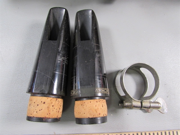 VINTAGE/ANTIQUE CLARINET IN CASE