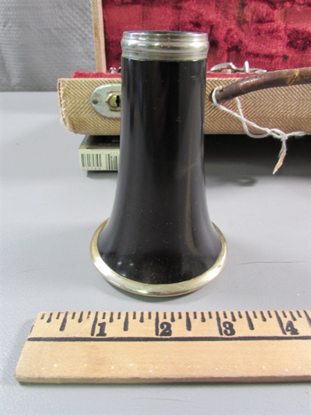 VINTAGE/ANTIQUE CLARINET IN CASE