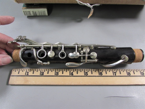 VINTAGE/ANTIQUE CLARINET IN CASE