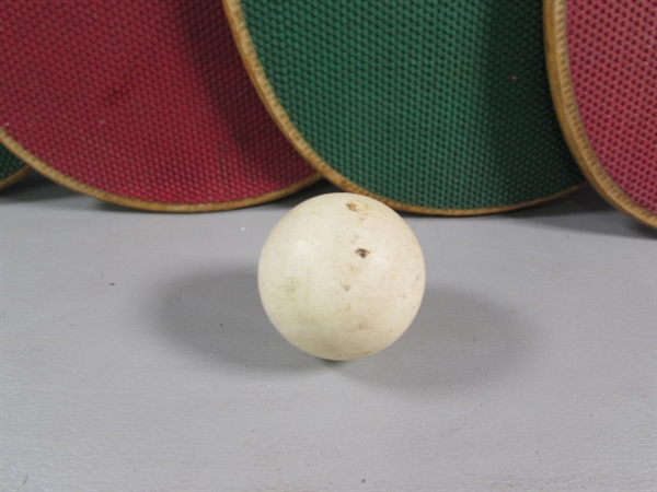 VINTAGE TABLE TENNIS PADDLES, NET & A BALL