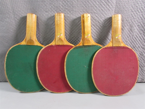 VINTAGE TABLE TENNIS PADDLES, NET & A BALL