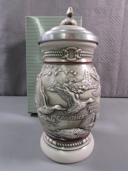 NIB - DUCKS OF THE AMERICAN WILDERNESS STEIN