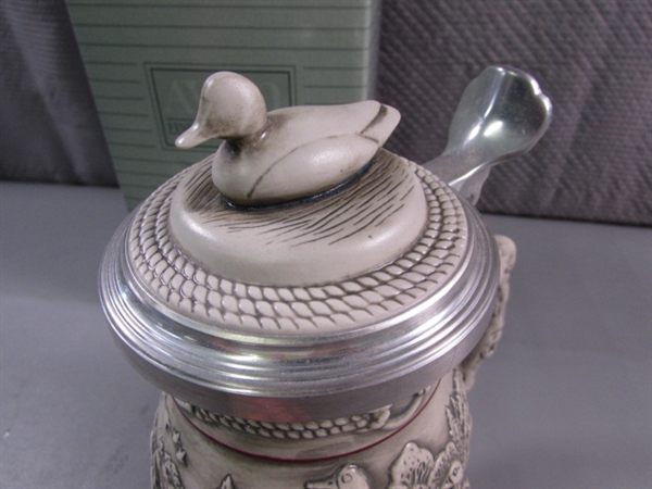 NIB - DUCKS OF THE AMERICAN WILDERNESS STEIN