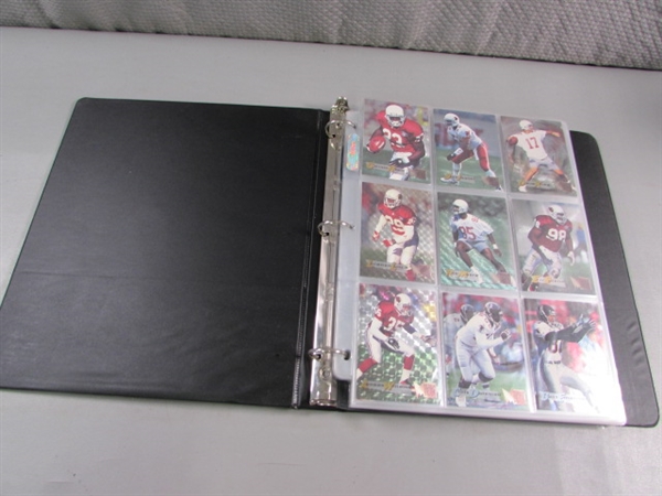 3-RING BINDER WITH FOOTBALL TRADING CARDS