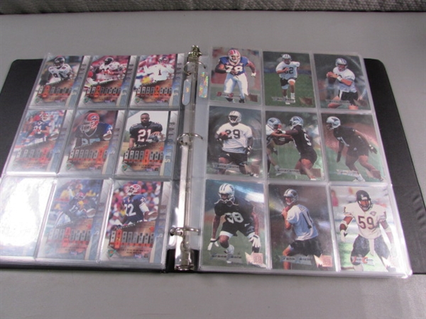 3-RING BINDER WITH FOOTBALL TRADING CARDS