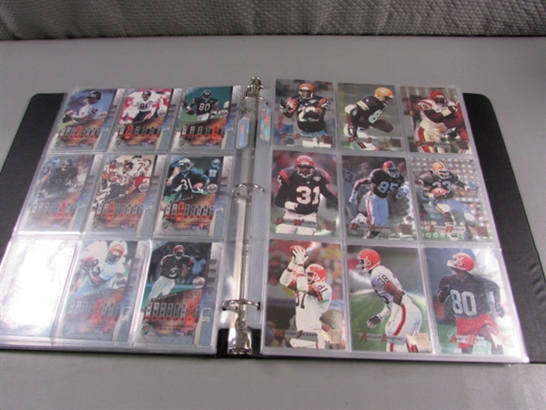 3-RING BINDER WITH FOOTBALL TRADING CARDS