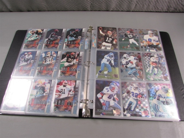 3-RING BINDER WITH FOOTBALL TRADING CARDS