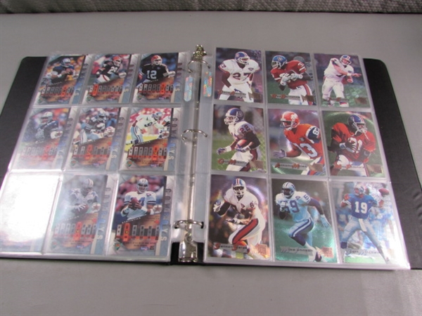 3-RING BINDER WITH FOOTBALL TRADING CARDS