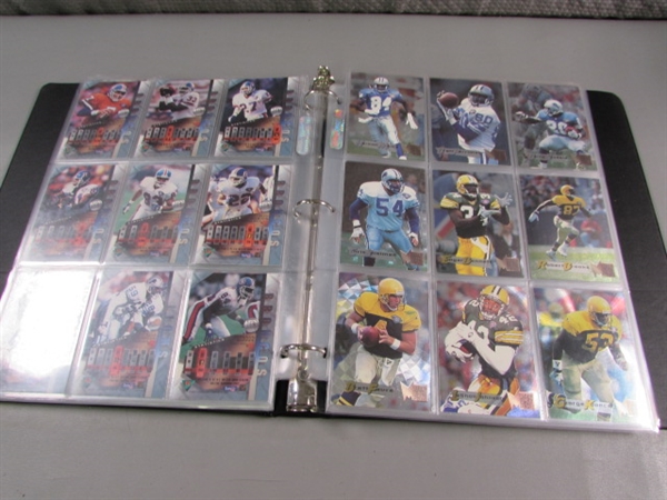 3-RING BINDER WITH FOOTBALL TRADING CARDS