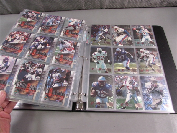 3-RING BINDER WITH FOOTBALL TRADING CARDS