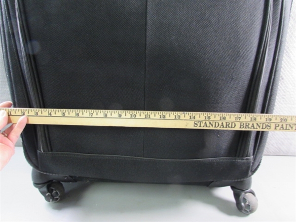 29 360 WHEELED AMERICAN TOURISTER SOFT SIDED SUITCASE