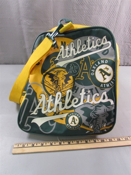 OAKLAND A'S DUFFLE BAG