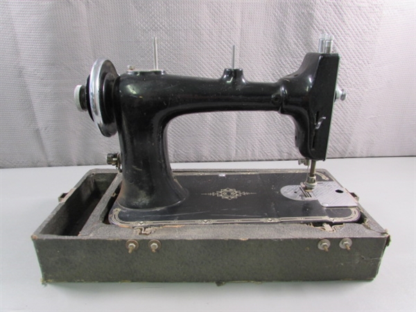 ANTIQUE SEWING MACHINE FOR PARTS/REPAIR