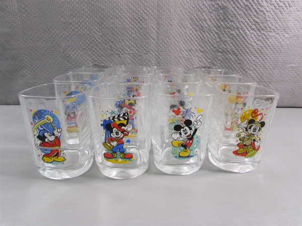 16 WALT DISNEY - MICKEY MOUSE DRINKING GLASSES