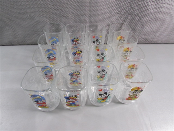 16 WALT DISNEY - MICKEY MOUSE DRINKING GLASSES