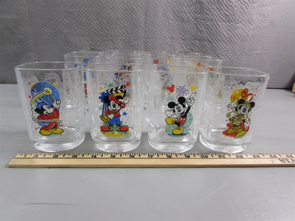 16 WALT DISNEY - MICKEY MOUSE DRINKING GLASSES