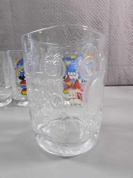 16 WALT DISNEY - MICKEY MOUSE DRINKING GLASSES