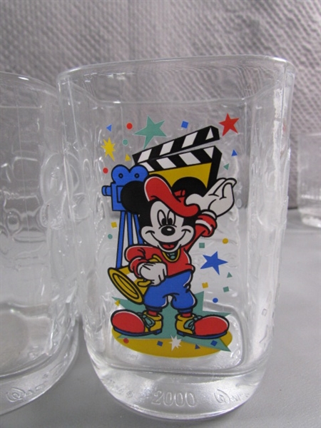 16 WALT DISNEY - MICKEY MOUSE DRINKING GLASSES