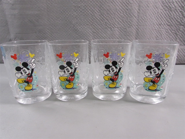 16 WALT DISNEY - MICKEY MOUSE DRINKING GLASSES