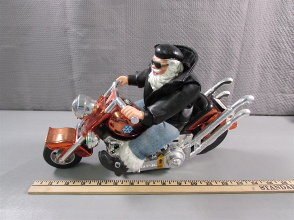 ANIMATED SANTAS & A SNOWMAN ON HARLEY DAVIDSON MOTORCYCLES - UNTESTED