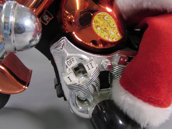 ANIMATED SANTAS & A SNOWMAN ON HARLEY DAVIDSON MOTORCYCLES - UNTESTED