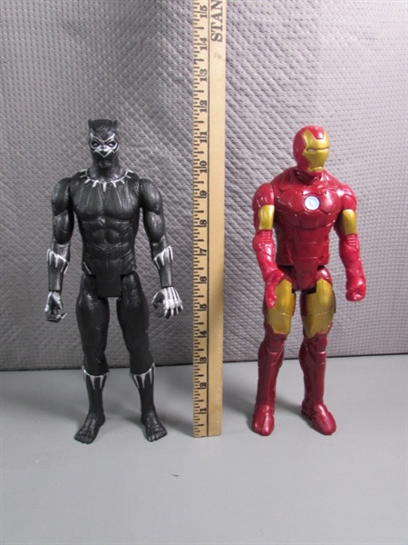 SUPERHERO FIGURINES