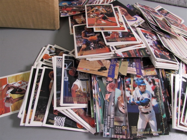 BOX OF LOOSE BASEBALL CARDS - RAW, OVERSIZED & SPECIAL EDITION