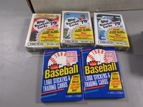 2 BOXES OF BASEBALL CARDS - SOME UNOPENED PACKS INCLUDED