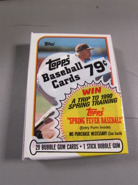 2 BOXES OF BASEBALL CARDS - SOME UNOPENED PACKS INCLUDED