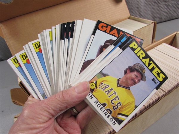 2 BOXES OF BASEBALL CARDS