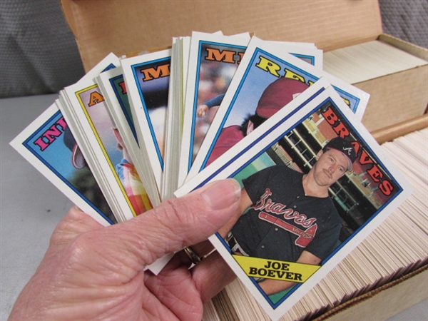 2 BOXES OF BASEBALL CARDS