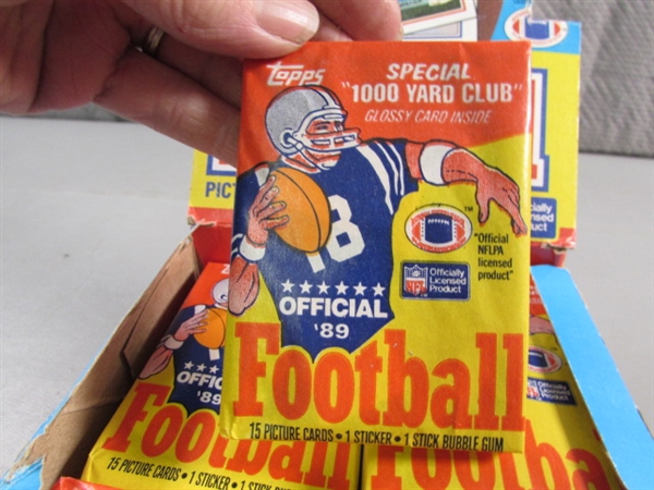 1989 TOPPS SEALED PACKS FOOTBALL TRADING CARDS