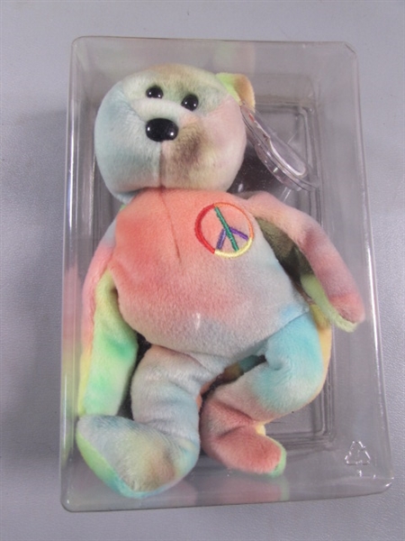 TY BEANIE BABIES - ASST BEARS IN PROTECTIVE CASES