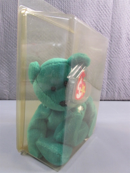 TY BEANIE BABIES - ASST BEARS IN PROTECTIVE CASES