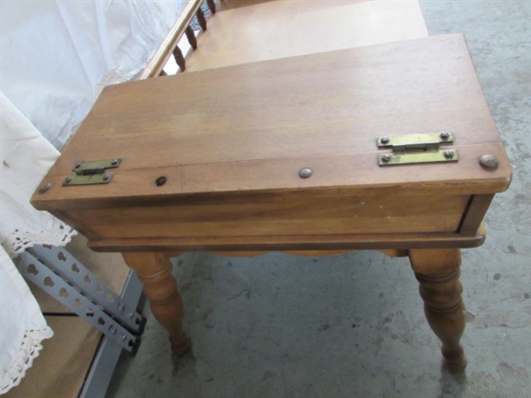 COLONIAL STYLE COFFEE TABLE WITH SIDE STORAGE