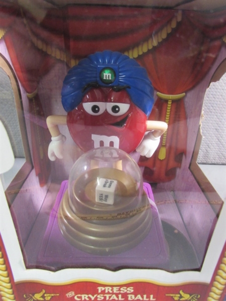 NEW THE GREAT RED-INI FUN FORTUNES M&M CANDY DISPENSER