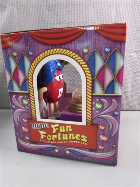 NEW THE GREAT RED-INI FUN FORTUNES M&M CANDY DISPENSER