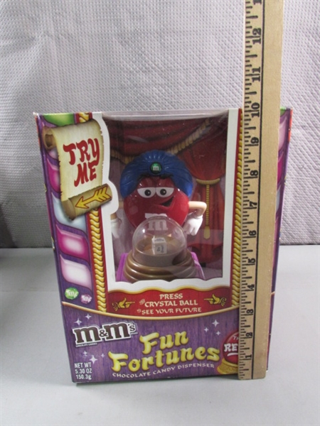 NEW THE GREAT RED-INI FUN FORTUNES M&M CANDY DISPENSER