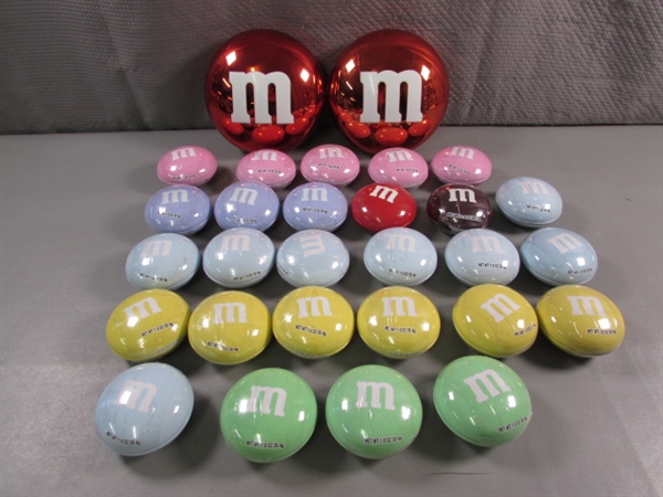 SMALL METAL M&M TINS & 2 PLASTIC M&M CONTAINERS