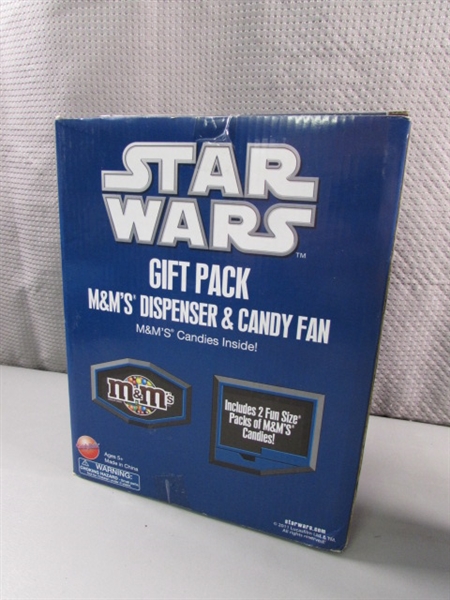 2 STAR WARS/M&M GIFT PACKS - CANDY DISPENSERS & FAN