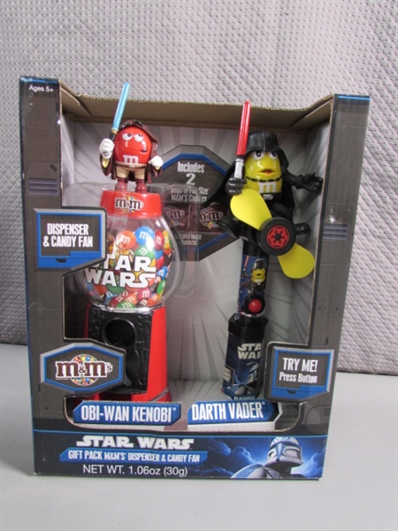 2 STAR WARS/M&M GIFT PACKS - CANDY DISPENSERS & FAN