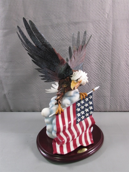 FIBER OPTIC EAGLE & AMERICAN FLAG STATUE