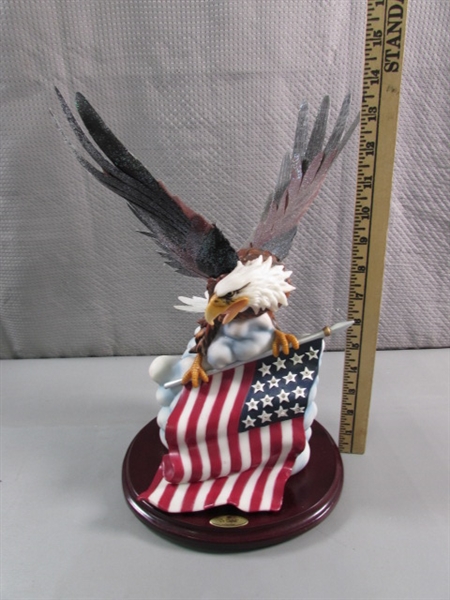 FIBER OPTIC EAGLE & AMERICAN FLAG STATUE