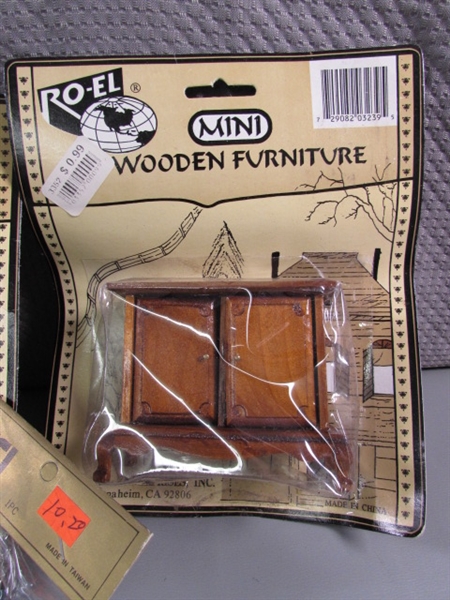 MINIATURE DOLLHOUSE FURNITURE & ACCESSORIES - MOST ARE NEW IN PACKAGE